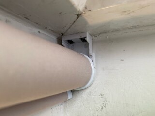 How do I remove this roller blind? (Pics!)