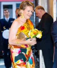 Royal Style - Bring out the Baubles! We'll wear your jewellery if you don't want to! 