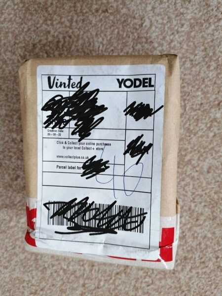 Never purchase from Vinted!