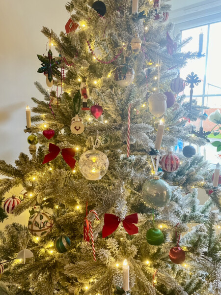 Recommend me a great artificial Christmas tree