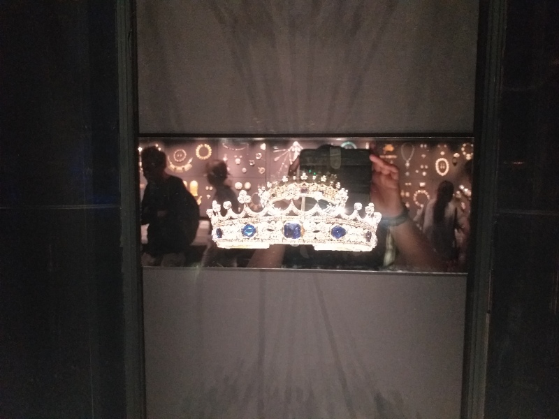 Royal Style - Bring out the Baubles! We'll wear your jewellery if you don't want to! 