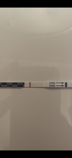 Is this it? Line eyes 9dpo
