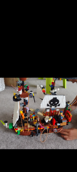 Share with LEGO your children’s most imaginative creations - £200 LEGO voucher to be won