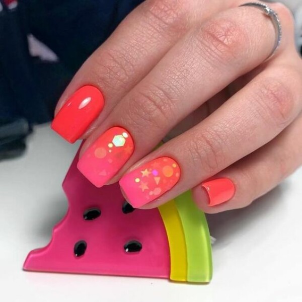 Holiday nails
