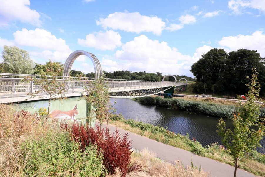 To show you what a few traffic-stopping Mumsnetters got up to in the sun today?