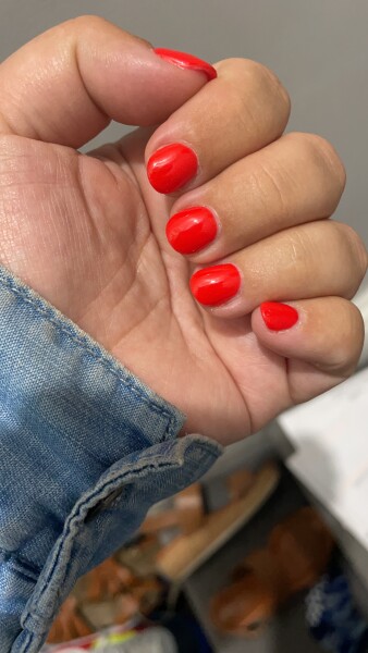 Those who get acrylic nails done with infills