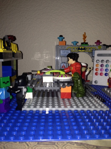 Share with LEGO your children’s most imaginative creations - £200 LEGO voucher to be won