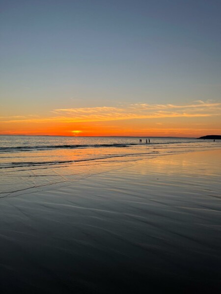 Are there any decent, liveable seaside towns in UK which aren’t silly expensive or horribly rundown?