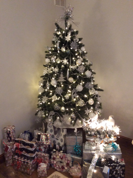 Recommend me a great artificial Christmas tree