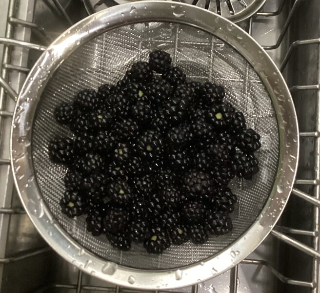 Countdown to Christmas 2022: it's s bit warm to be considering Christmas, but I'm doing it anyway! (Thread 3.)