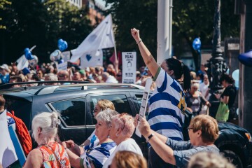 To show you what a few traffic-stopping Mumsnetters got up to in the sun today?