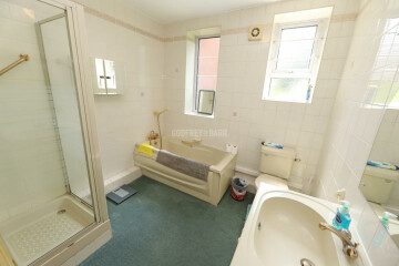 How much would this flat cost to refurbish.