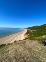 Are there any decent, liveable seaside towns in UK which aren’t silly expensive or horribly rundown?