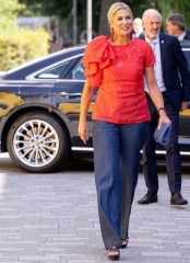 Royal Style - Bring out the Baubles! We'll wear your jewellery if you don't want to! 