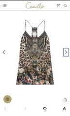 What shoes this outfit ?