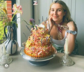 Lopsided cake trend