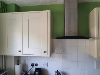 What colour wall paint with white kitchen and grey work tops?