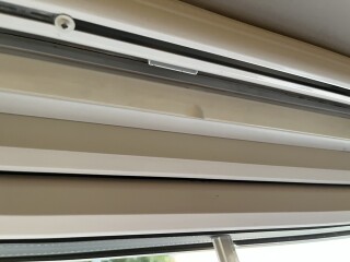 How to get a Hilary's Roman blind down