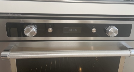 To think holiday lets should have instructions for appliances? (SOS: Kitchenaid oven)