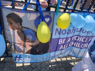 To show you what a few traffic-stopping Mumsnetters got up to in the sun today?