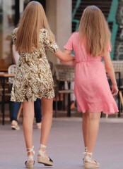 Royal Style - Bring out the Baubles! We'll wear your jewellery if you don't want to! 