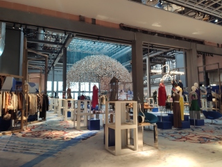 Les Parisiennes des Mamansnet: Always Have a Ball Gown at the Ready in Celebration of Your Enemy's Demise