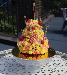 Lopsided cake trend