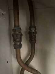 How can I turn this water off?