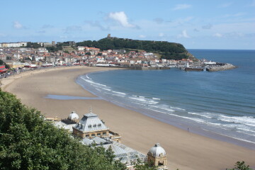 Are there any decent, liveable seaside towns in UK which aren’t silly expensive or horribly rundown?