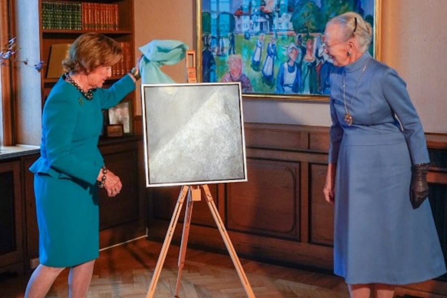 Royal Style: Elizabeth may be gone, but her diamonds are forever 