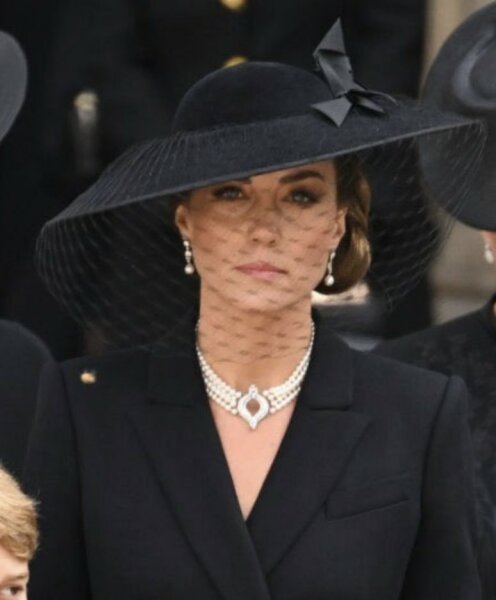 Anyone know who makes Carrie Johnson's dress?