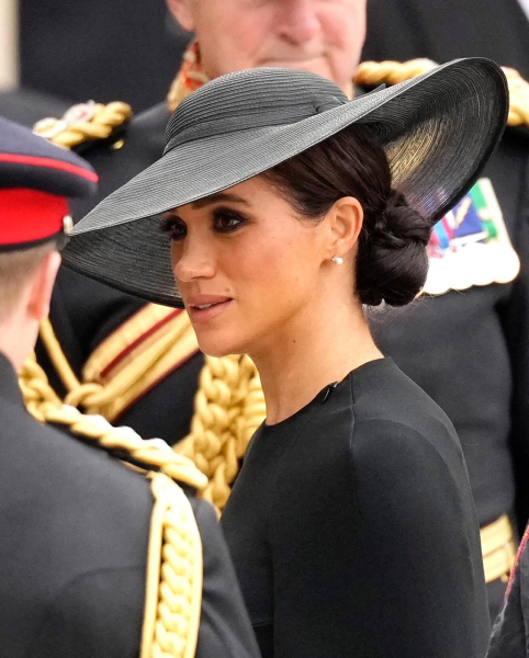 Royal Style - Farewell, Elizabeth - lady of style