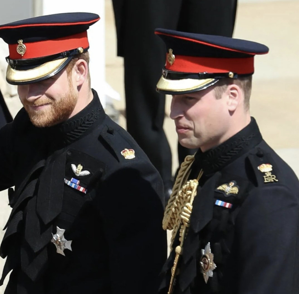 Removing E:R from Harry’s Uniform
