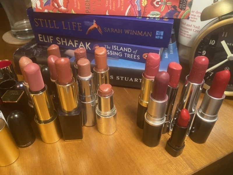 If you’re a brunette with fair skin, what’s your favourite lipstick? 