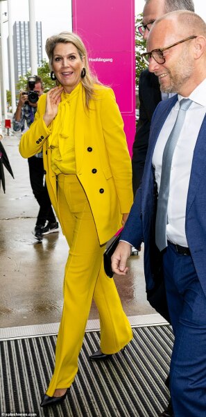 Royal Style: Elizabeth may be gone, but her diamonds are forever 