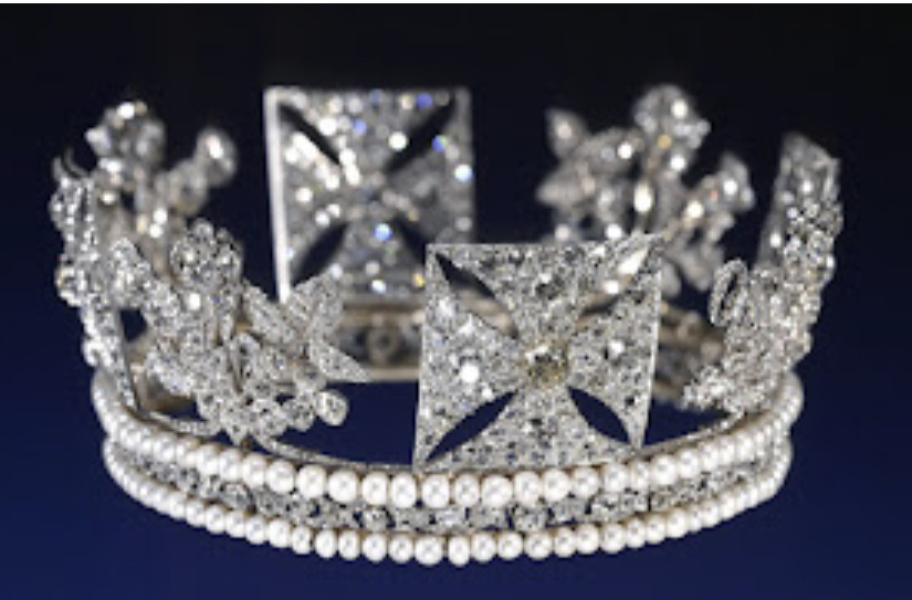 Royal Style - Bring out the Baubles! We'll wear your jewellery if you don't want to! 