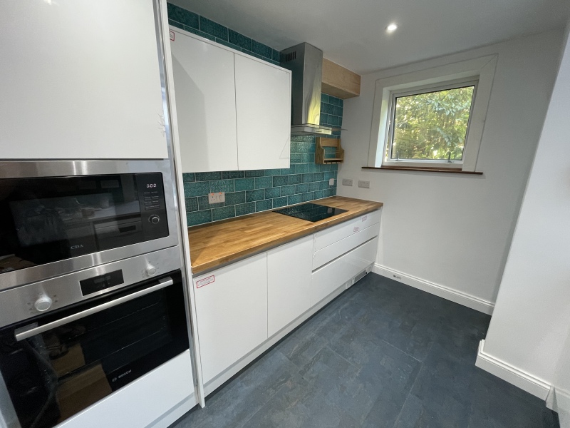 Kitchen help please- white gloss units what floor