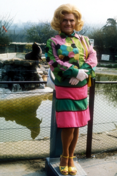 Royal Style - Bring out the Baubles! We'll wear your jewellery if you don't want to! 