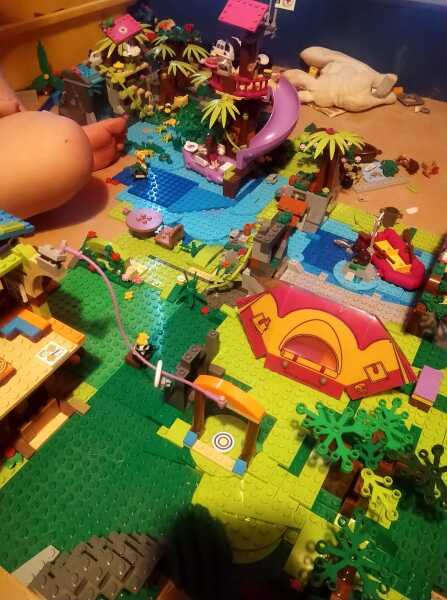 Share with LEGO your children’s most imaginative creations - £200 LEGO voucher to be won