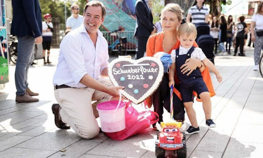 Royal Style - Bring out the Baubles! We'll wear your jewellery if you don't want to! 