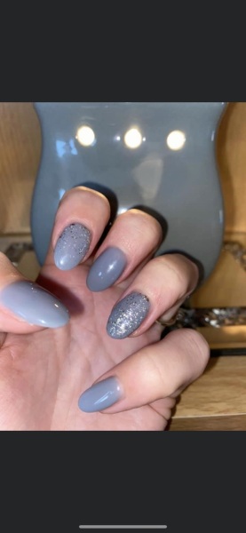 Which nails do you prefer?
