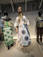 Les Parisiennes des Mamansnet: Always Have a Ball Gown at the Ready in Celebration of Your Enemy's Demise