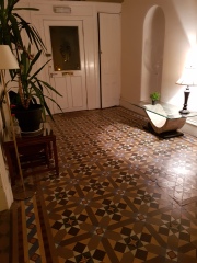 Help please with choosing colour/decor for my hallway