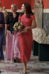 Royal Style - Bring out the Baubles! We'll wear your jewellery if you don't want to! 