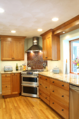 Tiny kitchen design - would you go for more worktop space or bigger fridge/freezer