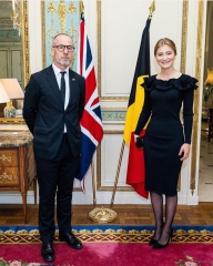 Royal Style - Bring out the Baubles! We'll wear your jewellery if you don't want to! 