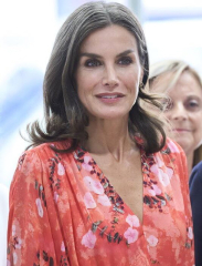 Royal Style - Bring out the Baubles! We'll wear your jewellery if you don't want to! 