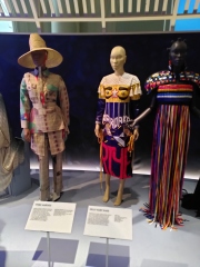 Les Parisiennes des Mamansnet: Always Have a Ball Gown at the Ready in Celebration of Your Enemy's Demise