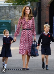 Royal Style - Bring out the Baubles! We'll wear your jewellery if you don't want to! 