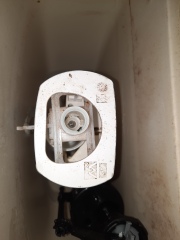 Question for plumbers - toilet blocking.